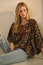 Load image into Gallery viewer, Jayma Batwing 3/4 Sleeve Leopard Top