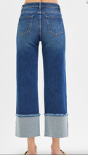 Load image into Gallery viewer, Mid Rise Cropped Wide Cuffed Jeans