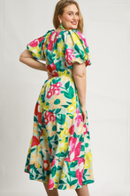 Load image into Gallery viewer, Saylor Floral Puff Sleeve Midi Dress