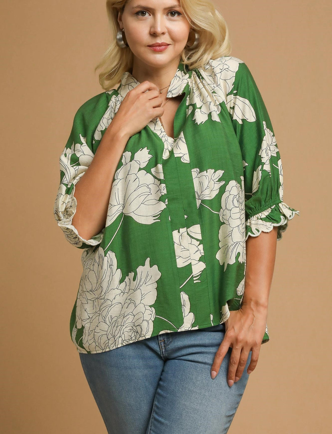 Bianca Floral Scallop Sleeve Top