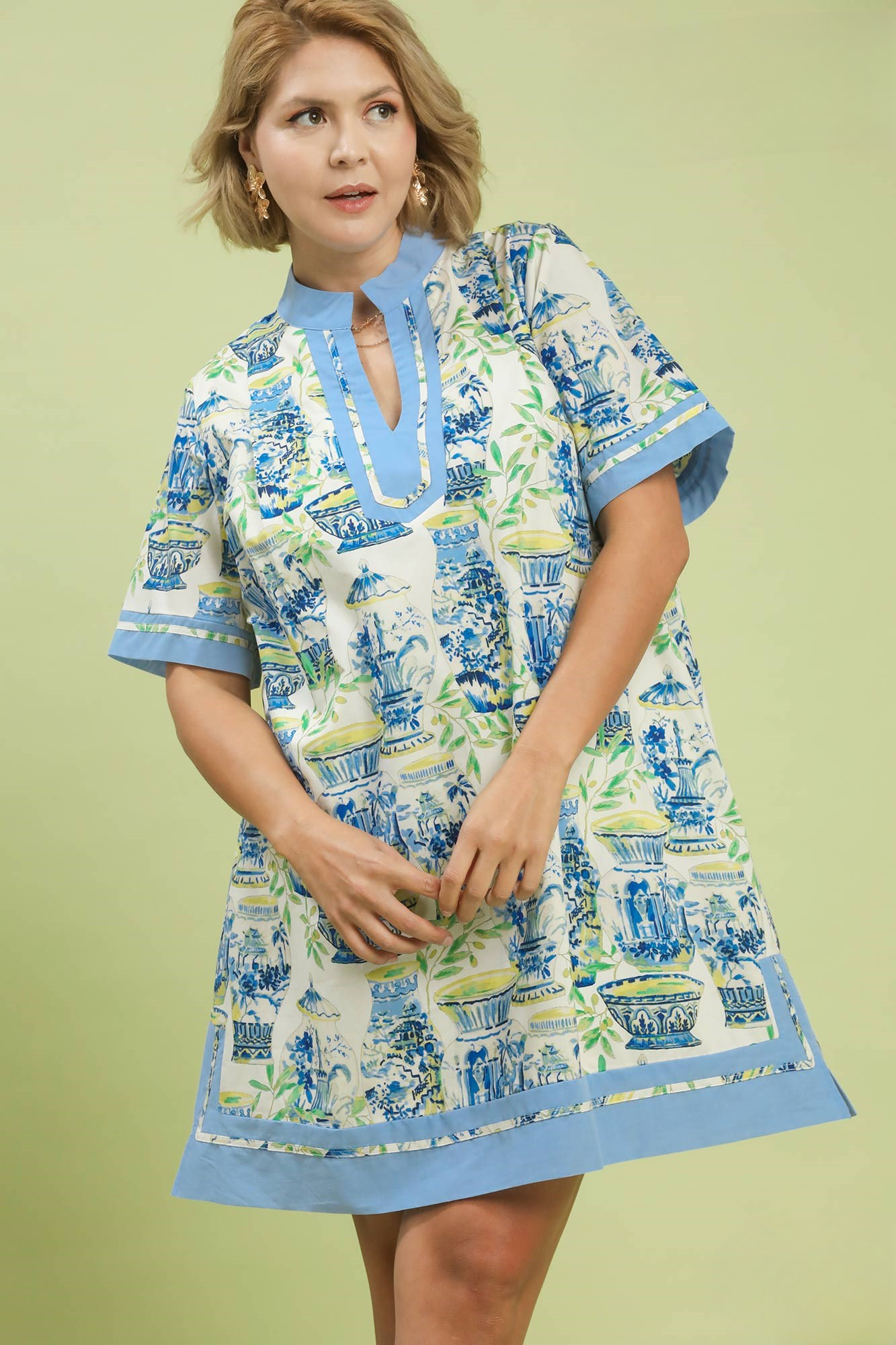 blue chinoiserie dress Madison Plus Size Chinoiserie Print Dress in Blue Mix – The Fluffy Flamingo