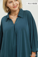 Load image into Gallery viewer, Scallop &amp; Go Collared Top
