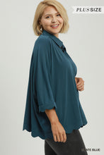 Load image into Gallery viewer, Scallop &amp; Go Collared Top