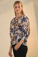 Load image into Gallery viewer, Lana Floral Print V-Neck 3/4 Sleeve Top