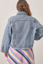 Load image into Gallery viewer, Cecilia Distressed Denim Cropped Jacket
