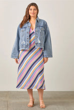 Load image into Gallery viewer, Cecilia Distressed Denim Cropped Jacket