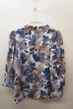 Load image into Gallery viewer, Lana Floral Print V-Neck 3/4 Sleeve Top