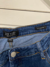 Load image into Gallery viewer, Preloved* &quot;Vintage&quot; Judy Blue Straight Fit Cropped Jeans with Pompom Trim - 3X