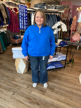 Load image into Gallery viewer, Petite Mid-Rise Straight Tummy Control Jeans