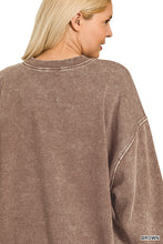 Load image into Gallery viewer, Bowie Acid Wash Oversized Fleece Pullover in Brown