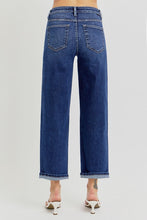 Load image into Gallery viewer, Slightly Cropped Boyfriend Jeans