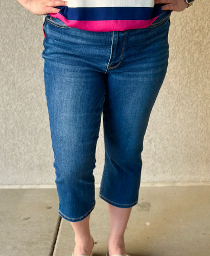 Mid Rise Capri with Side Slit