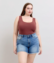 Load image into Gallery viewer, Vintage Wash Frayed Hem Shorts