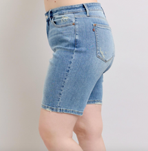 Load image into Gallery viewer, Vintage Wash Bermuda Denim Shorts