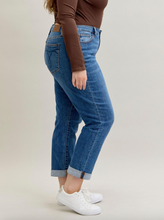 Load image into Gallery viewer, Vintage Wash Boyfriend Jeans