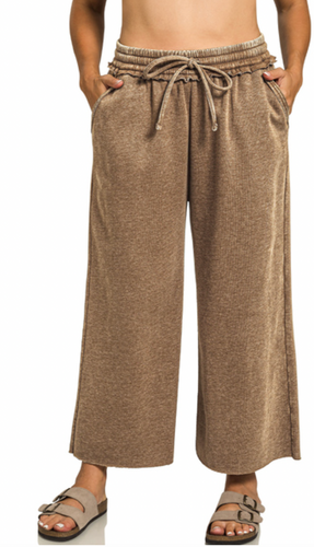 Janie Acid Wash Fleece Palazzo Sweatpants in Mocha