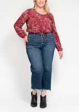 Load image into Gallery viewer, Dark Wash Button Fly Button Fly Cropped Jeans