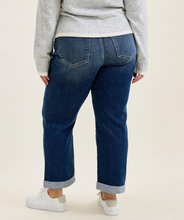 Load image into Gallery viewer, Billie Boyfriend Dark Wash Jeans (refresh)