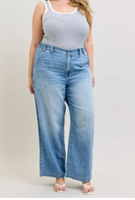 Load image into Gallery viewer, Featherweight Baggy Jeans