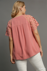 Elsie Circle Cutwork Sleeve Top in Lt. Mauve