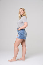 Load image into Gallery viewer, Sutton Comfort Stretch Fringed Hem Shorts