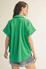 Load image into Gallery viewer, Eileen Linen Blend Polo Shirt in Green