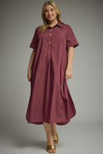 Load image into Gallery viewer, Terri Short Sleeve Green Midi Dress in Cabernet