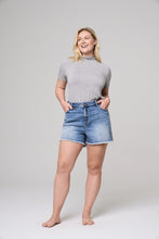 Load image into Gallery viewer, Sutton Comfort Stretch Fringed Hem Shorts