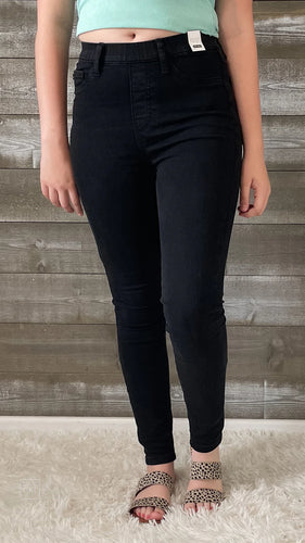 Pull-On Black Skinny Jeans