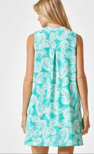 Load image into Gallery viewer, Mila Wrinkle Free Feather Print in Mint Green