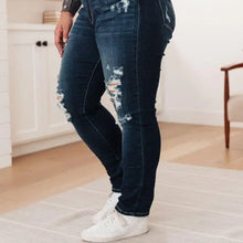 Load image into Gallery viewer, Preloved* Judy Blue Boyfriend Bleach Splashed Jeans-18W