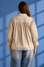 Load image into Gallery viewer, Danni Striped 3/4 Sleeve Laced Trim Top