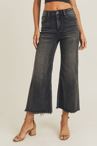 Frayed Wide Leg Ankle Jeans in Black