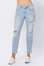 Load image into Gallery viewer, Super Light Destroyed Boyfriend Jeans